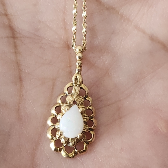 14k gold pendant and chain with real opal - Picture 10 of 10